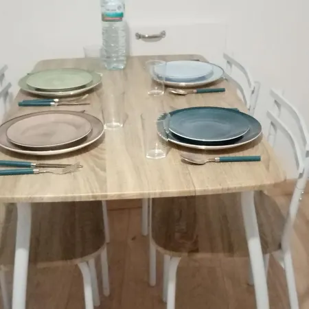 Apartment Maison De Bourg Dans Un Quartier Medieval, Avec Cafe Et The Offert *