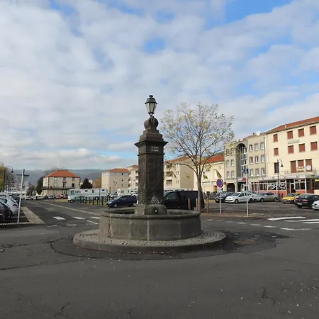 Maison De Bourg Dans Un Quartier Medieval, Avec Cafe Et The Offert * Clermont-Ferrand