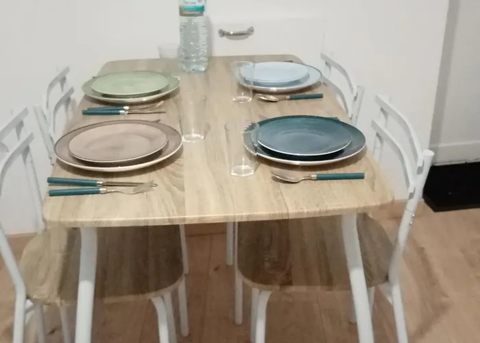 Appartement Maison De Bourg Dans Un Quartier Médiéval, Avec Café Et Thé Offert *